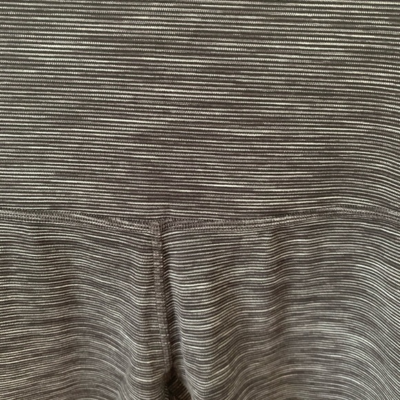 NWT lululemon align short space dark carbon grey - Picture 4 of 10